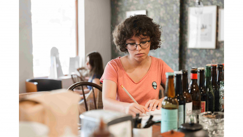 From Studio to Sale: How Local Artisans Can Sell Art Online in Canada, Hassle-Free