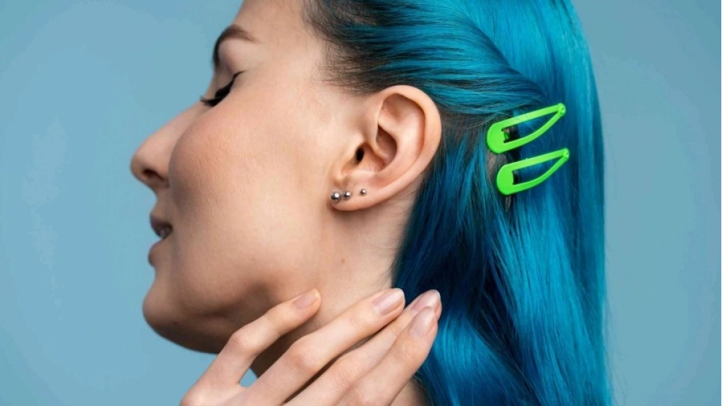 بررسی قیمت پیرسینگ بینی و گوش در ونکوور و تورنتو: زیبایی و سلامت در کنار هم