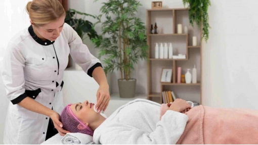Uncovering the Best Beauty Clinics in Canada: A Guide to Local Hidden Gems & Deals