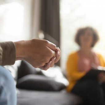 مشاوره و تراپی فردی یا زوجین آنلاین