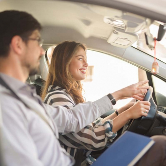 آموزش رانندگی گواهینامه در نورث ونکوور