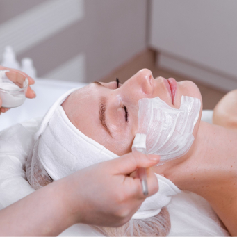 لایه&zwnj;برداری پوست در تورنتو