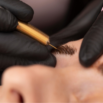 میکروبلیدینگ ابرو در ونکوور