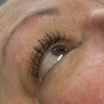 Eyebrow, eyelash & lip