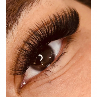 Eyebrow, eyelash & lip